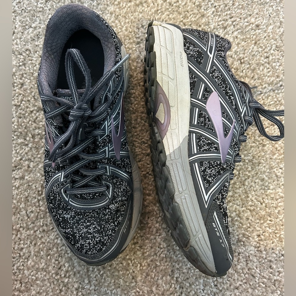 Brooks Womens Adrenaline GTS 17 Gray Purple Running Shoes Sneakers Size 8
